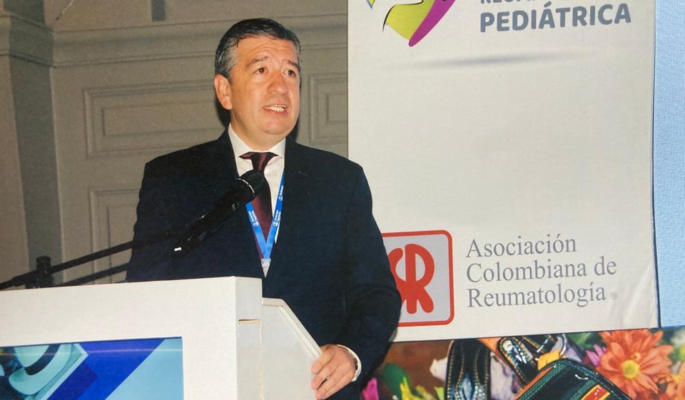 Dr. Wilson Bautista MD, PhD — Reumatólogo en Bogotá